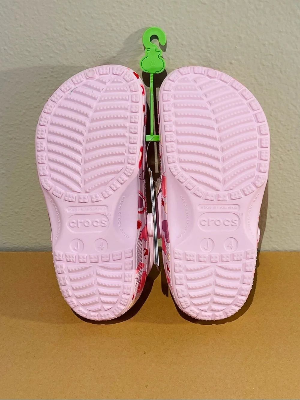 Crocs Big Kids Pink Classic Clogs - Multi Color Hearts Print NWT | No Offers